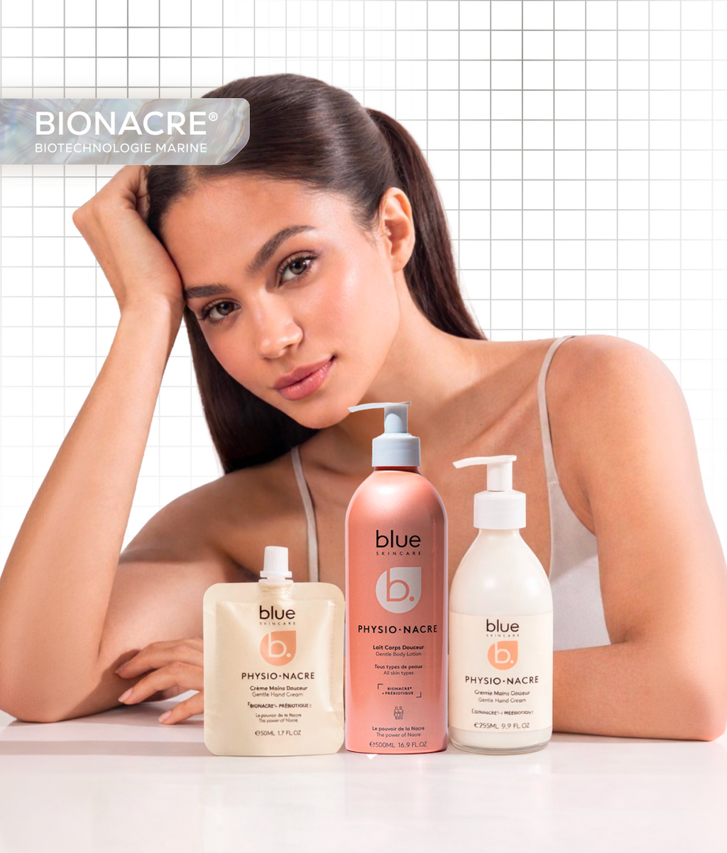 Mannequin présentant le coffret Perles de Douceur Physio Nacre avec le lait corps douceur et les crèmes mains, une routine complète pour hydrater et protéger les peaux sèches et sensibles.